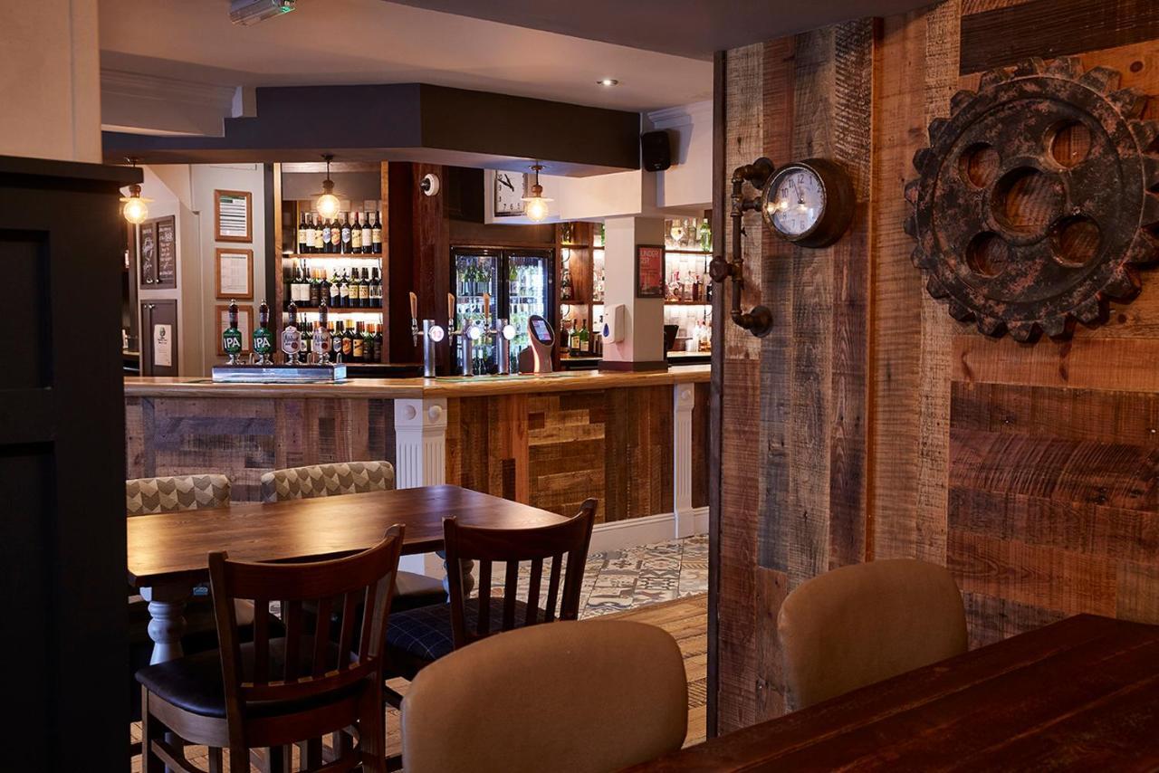 The Churchill By Greene King Inns Royal Wootton Bassett Exteriör bild