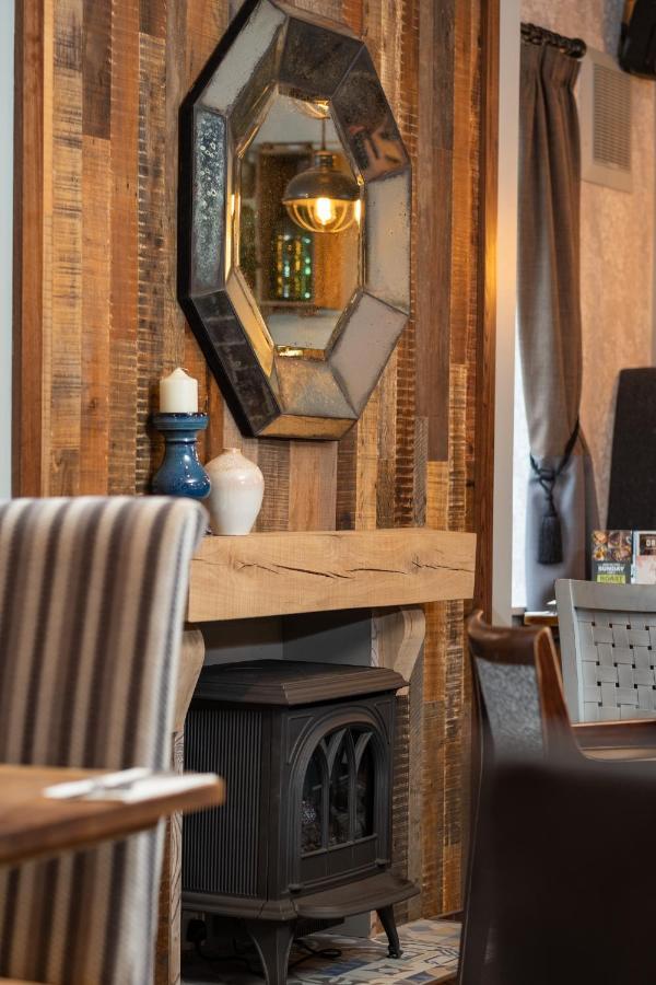 The Churchill By Greene King Inns Royal Wootton Bassett Exteriör bild