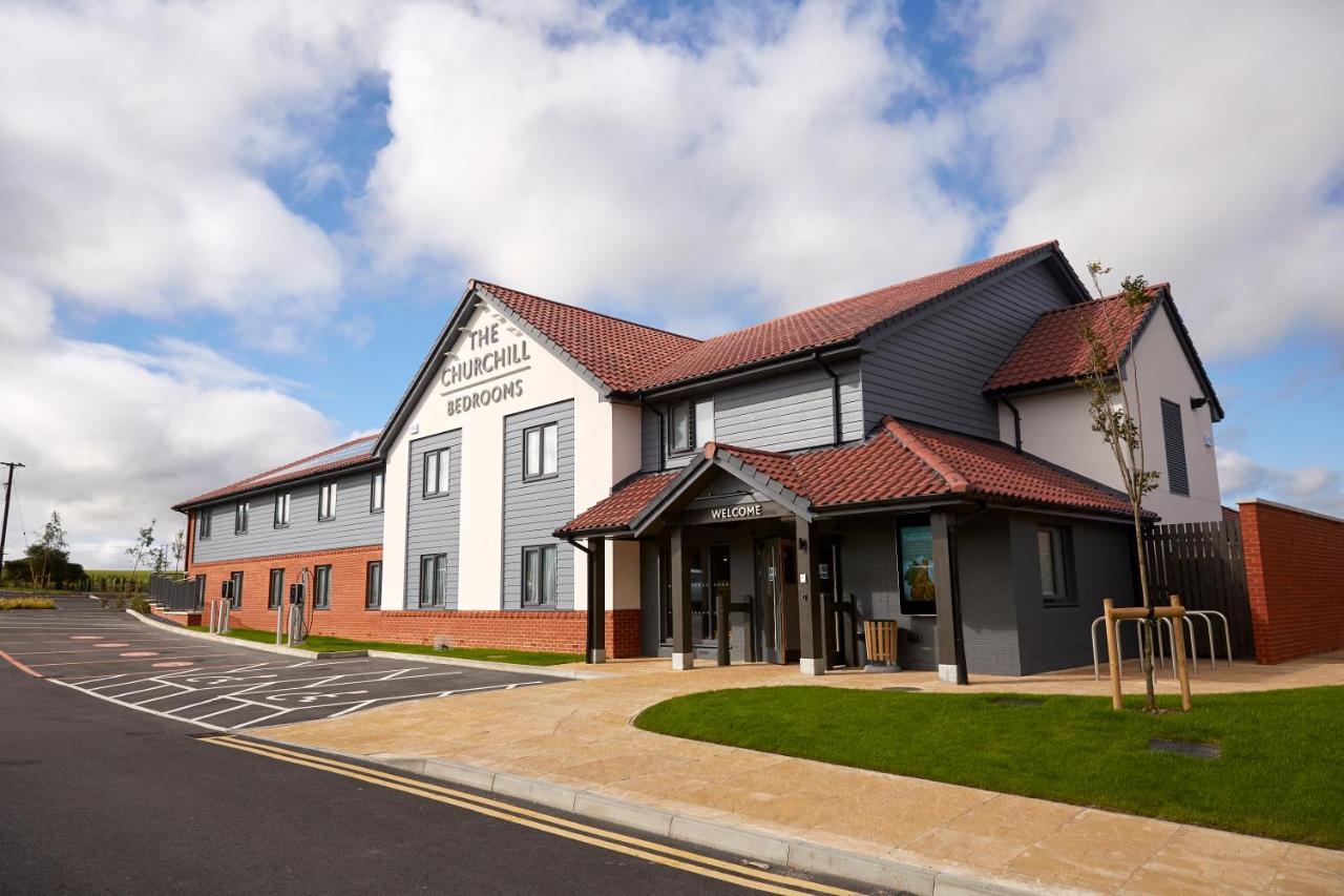 The Churchill By Greene King Inns Royal Wootton Bassett Exteriör bild